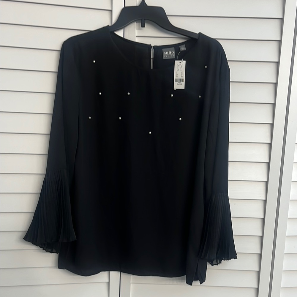 NY &Co size xl -Elegant Black Blouse with Pleated Sleeves-NWT